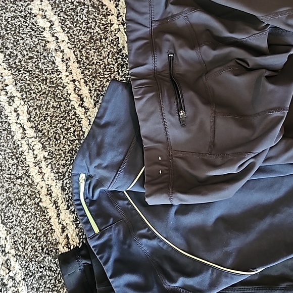 Spandex Capri Leggings size Medium Lot of 4 - Picture 7 of 7